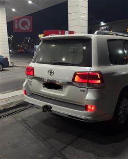 تۆیۆتا لاند کروزەر